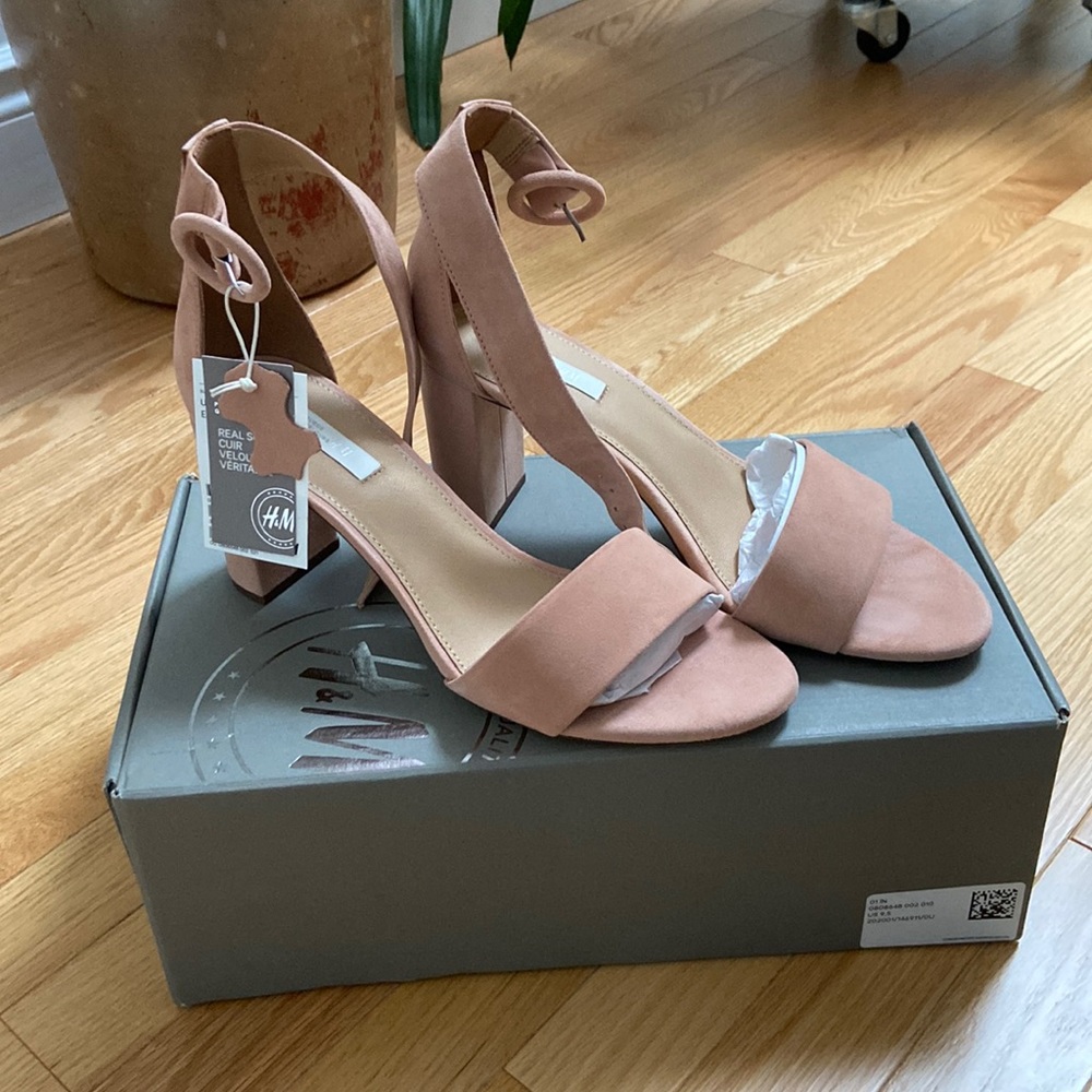 NWT H&M Premium Genuine Leather Suede Block Heel Sandals